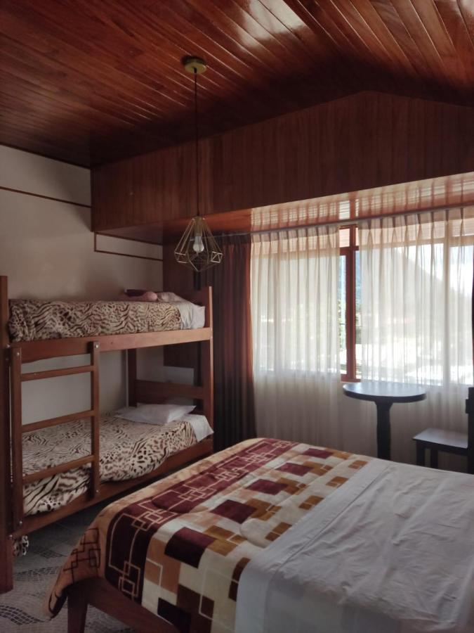 Гостевой дом Suzet House Оксапампа Экстерьер фото