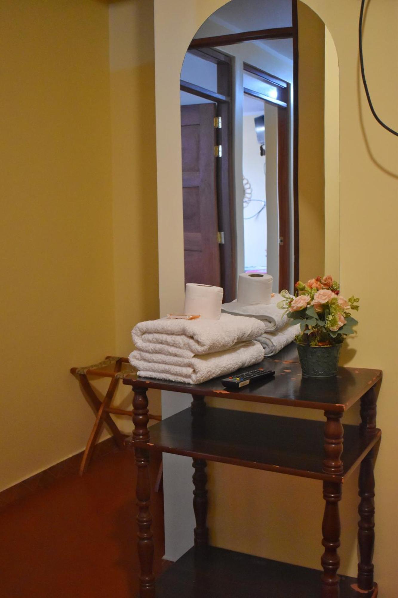Гостевой дом Suzet House Оксапампа Экстерьер фото